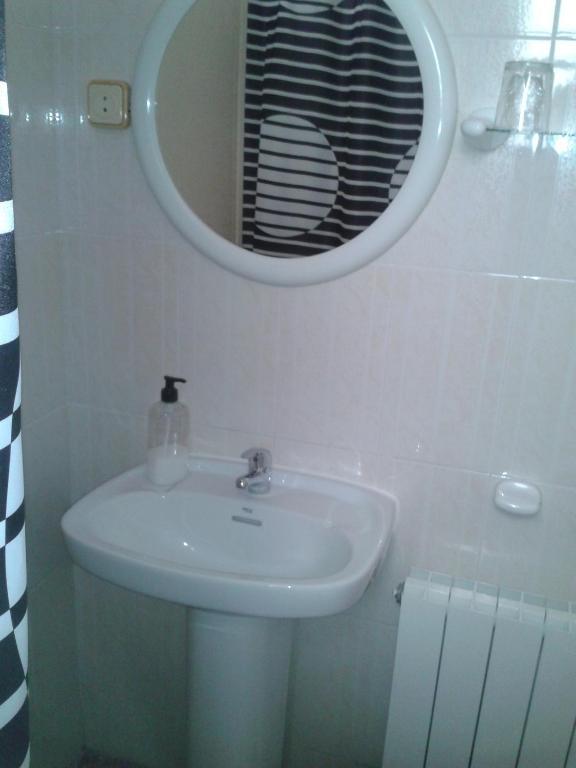 Hostal Santa Teresa Реус Экстерьер фото