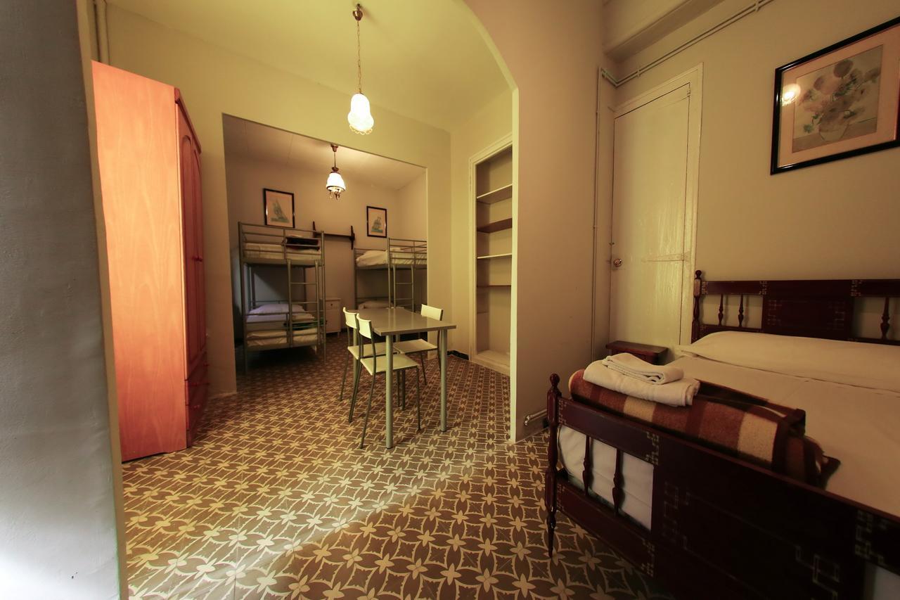 Hostal Santa Teresa Реус Экстерьер фото
