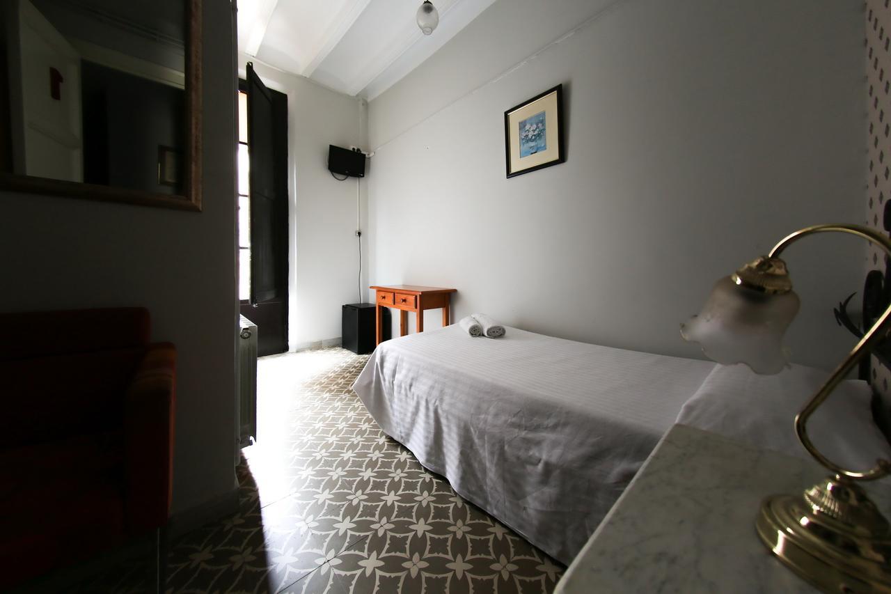 Hostal Santa Teresa Реус Экстерьер фото