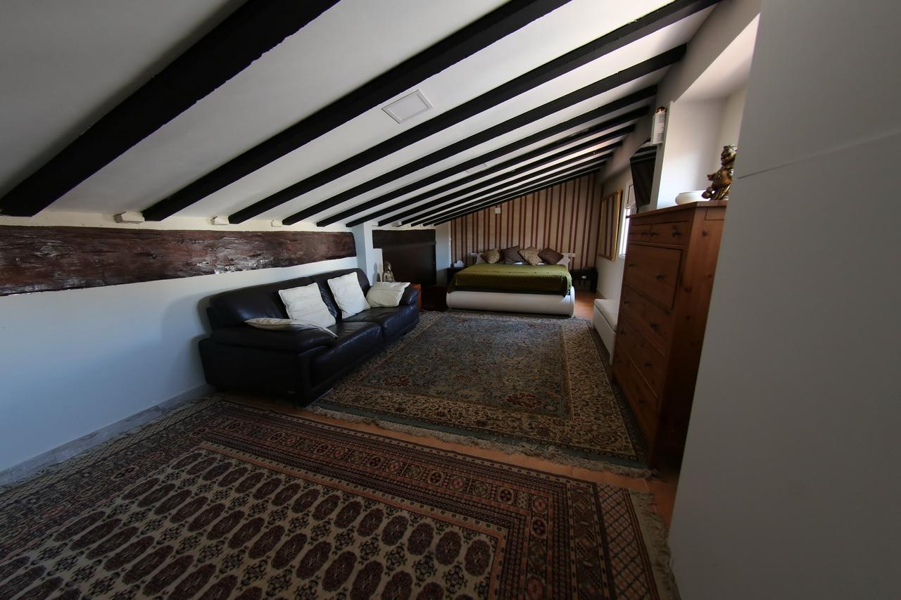 Hostal Santa Teresa Реус Экстерьер фото
