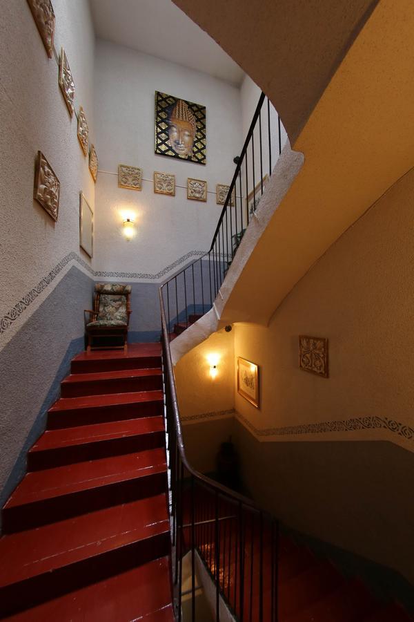 Hostal Santa Teresa Реус Экстерьер фото